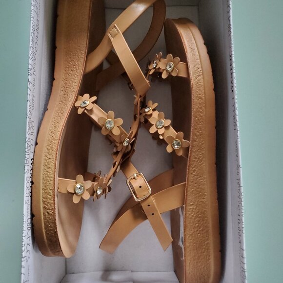 Shoes - Picture 5 of 5